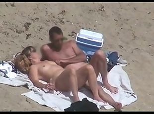 Nude Beach - Couples Caught on Camera - voyeurs & helpers